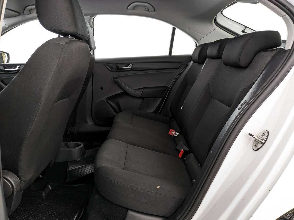 Skoda Rapid с пробегом — 2018 год. Фото: #13