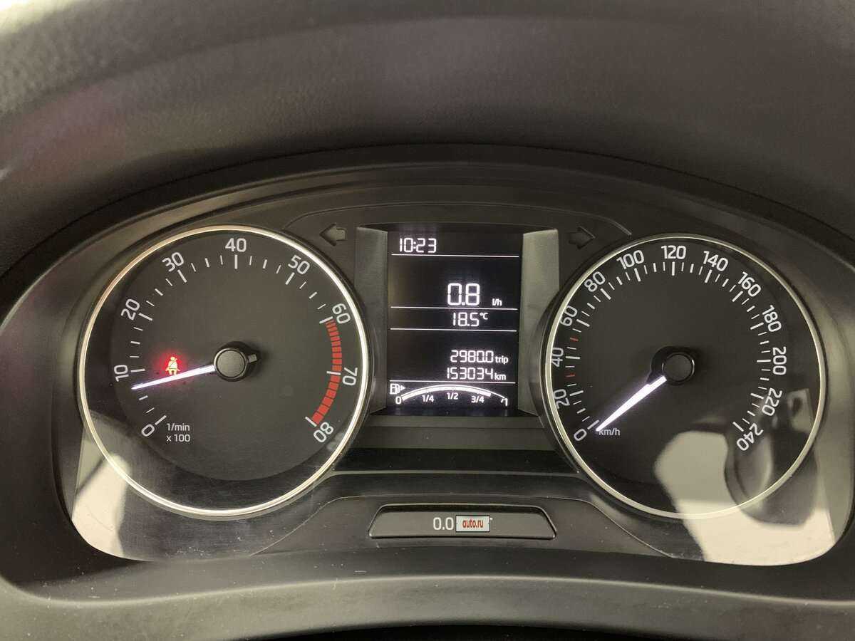 Skoda Rapid с пробегом — 2017 год. Фото: #8