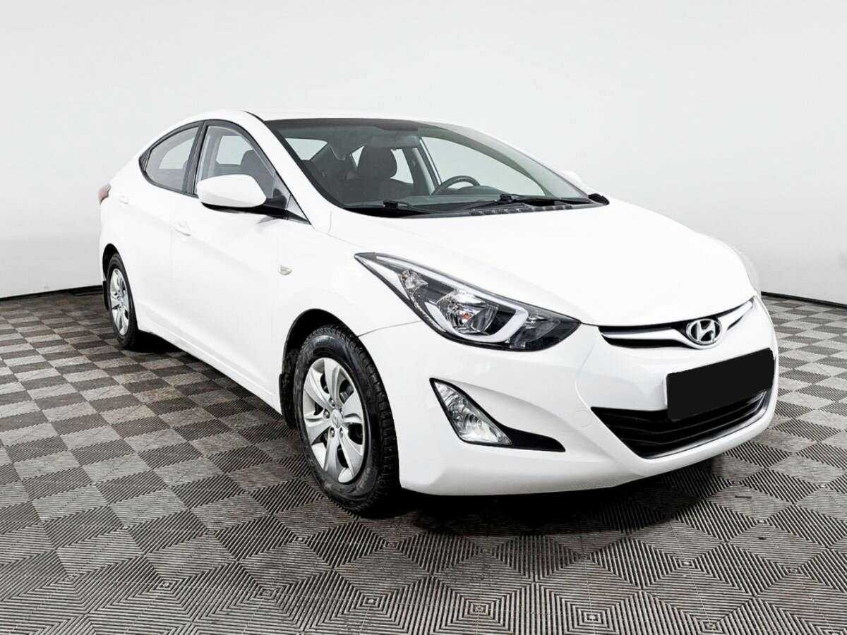 Hyundai Elantra с пробегом — 2015 год. Фото: #2