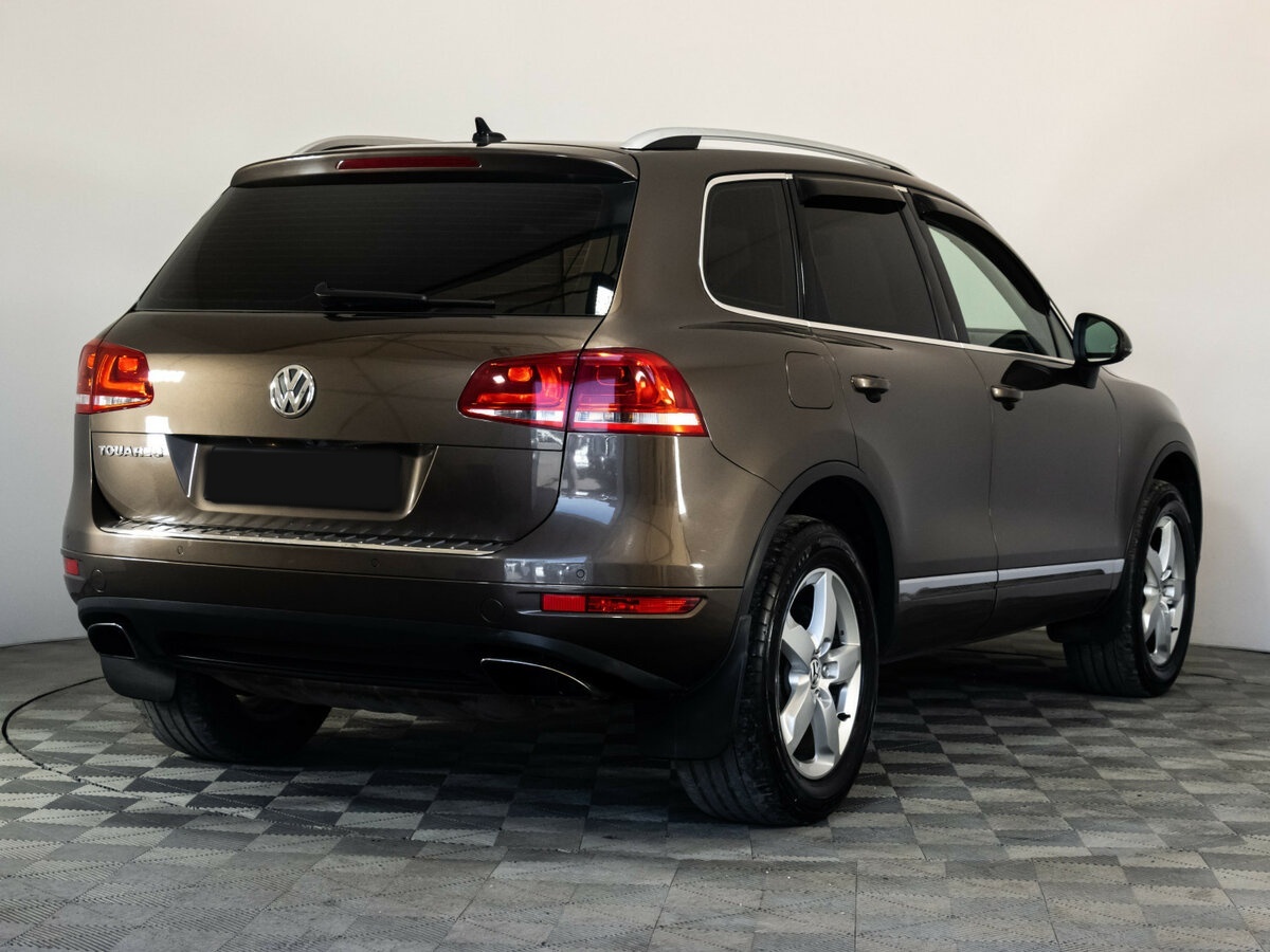 Volkswagen Touareg с пробегом — 2012 год. Фото: #3