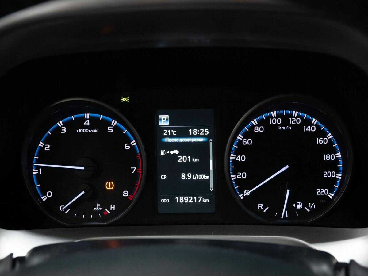 Toyota RAV4 с пробегом — 2017 год. Фото: #15