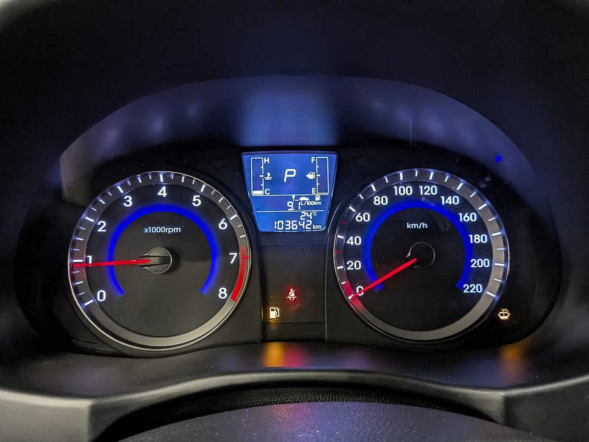 Hyundai Solaris с пробегом — 2015 год. Фото: #13