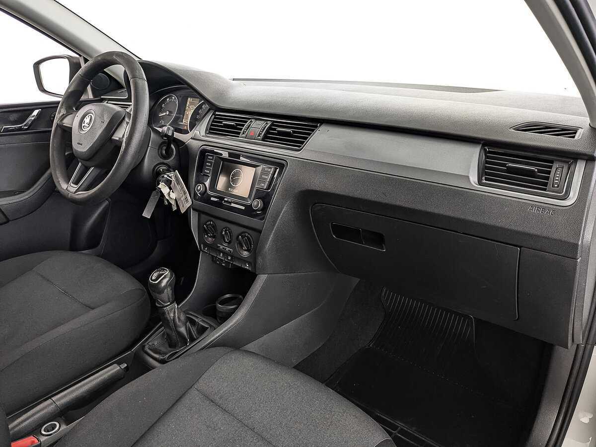 Skoda Rapid с пробегом — 2017 год. Фото: #12