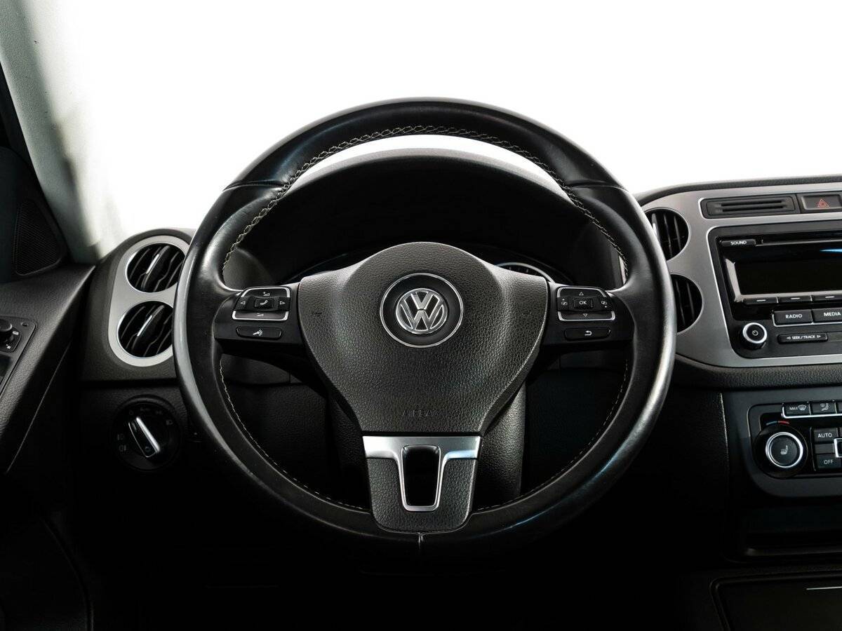 Volkswagen Tiguan с пробегом — 2015 год. Фото: #9