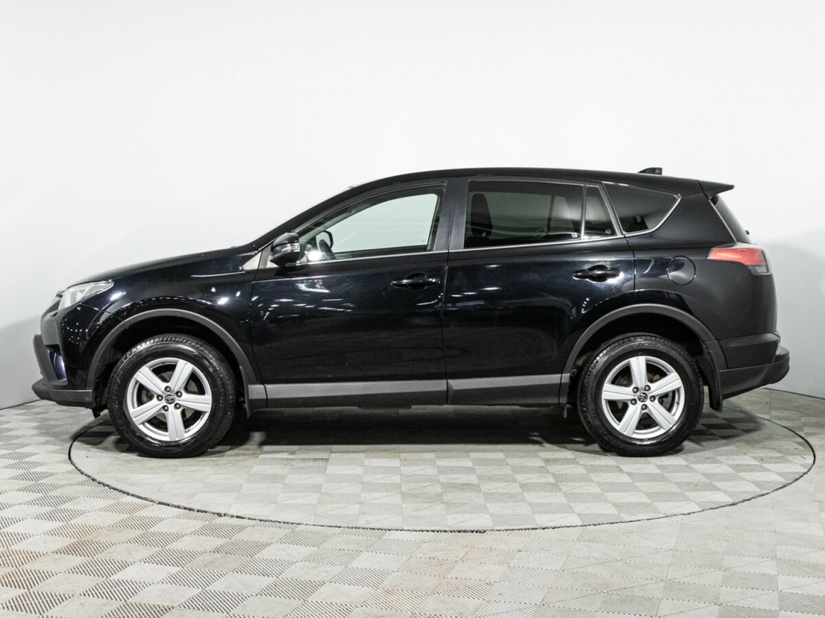 Toyota RAV4 с пробегом — 2017 год. Фото: #7