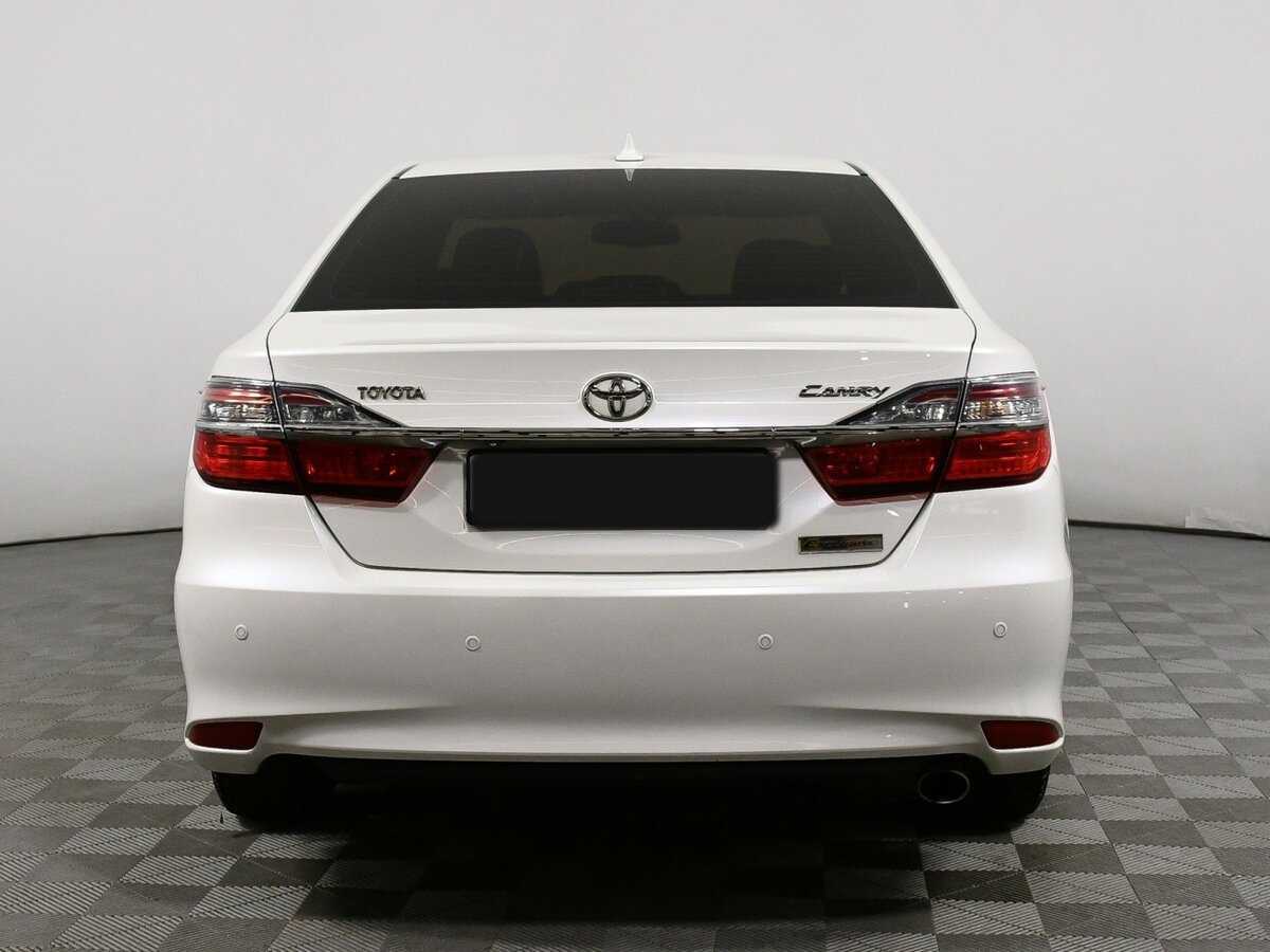 Toyota Camry с пробегом — 2017 год. Фото: #4