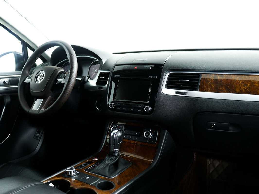 Volkswagen Touareg с пробегом — 2012 год. Фото: #8