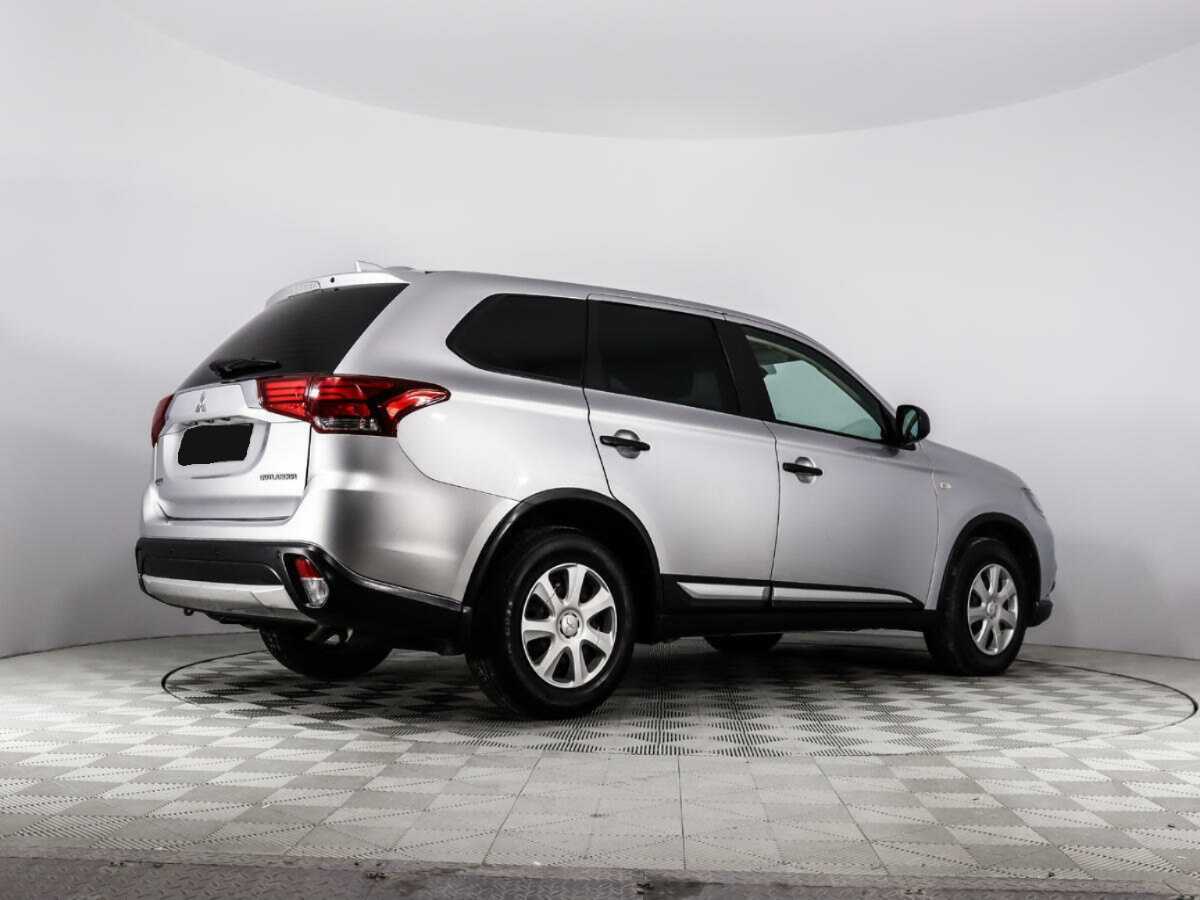 Mitsubishi Outlander с пробегом — 2018 год. Фото: #4