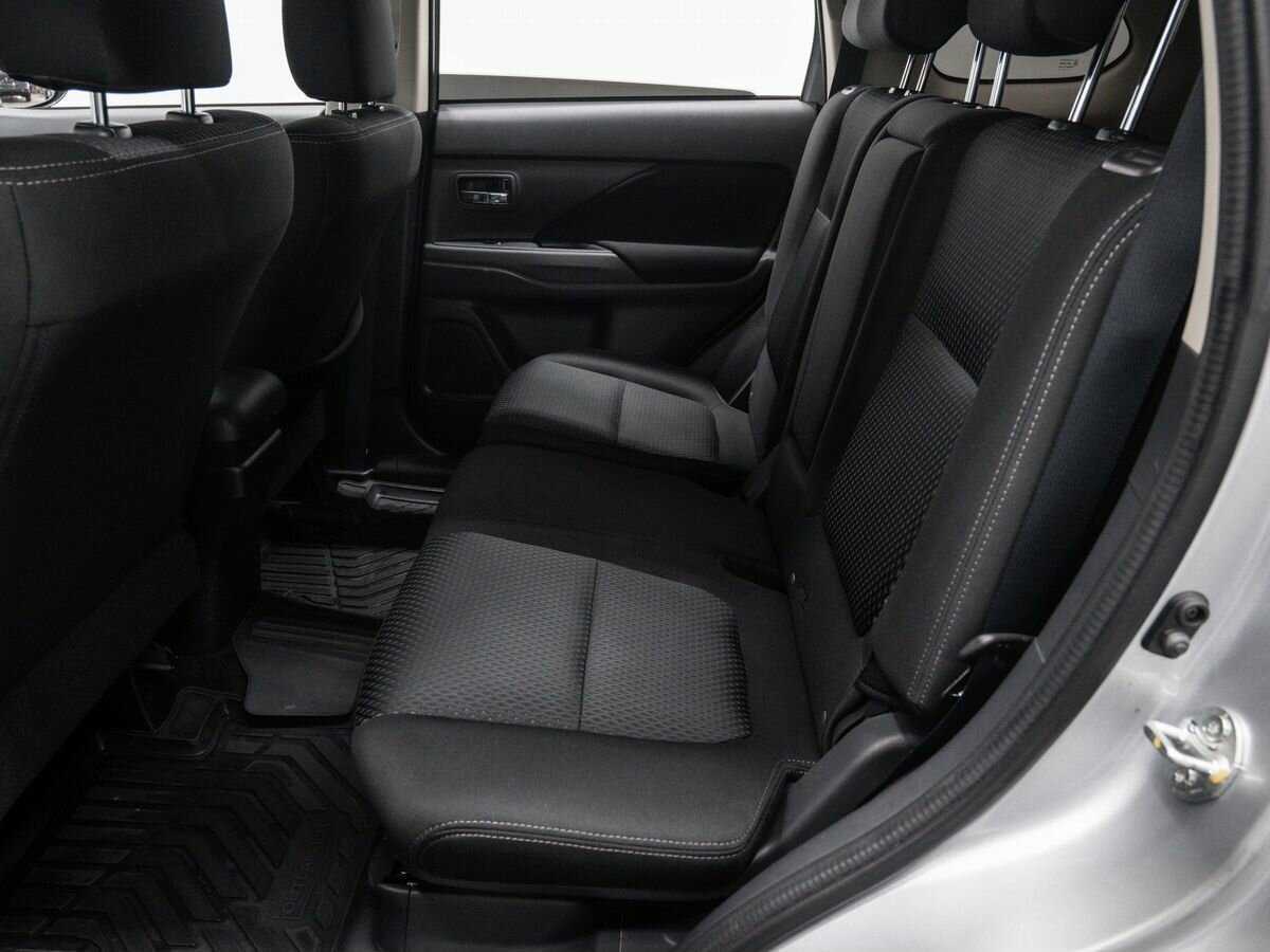 Mitsubishi Outlander с пробегом — 2016 год. Фото: #13