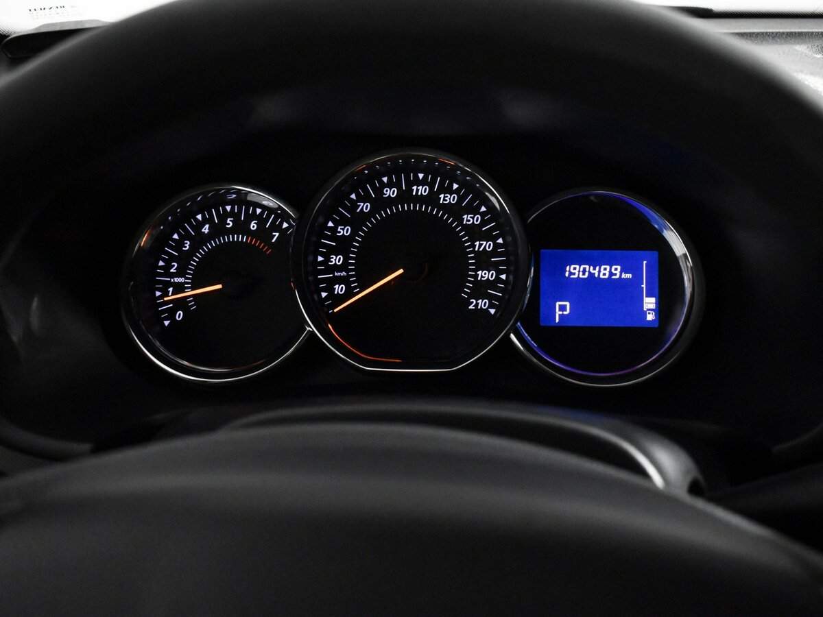 Renault Sandero с пробегом — 2017 год. Фото: #16