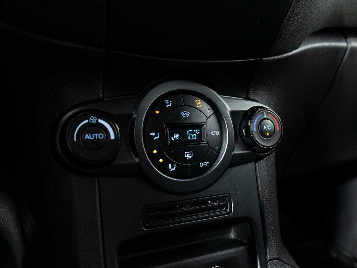 Ford Fiesta с пробегом — 2016 год. Фото: #14