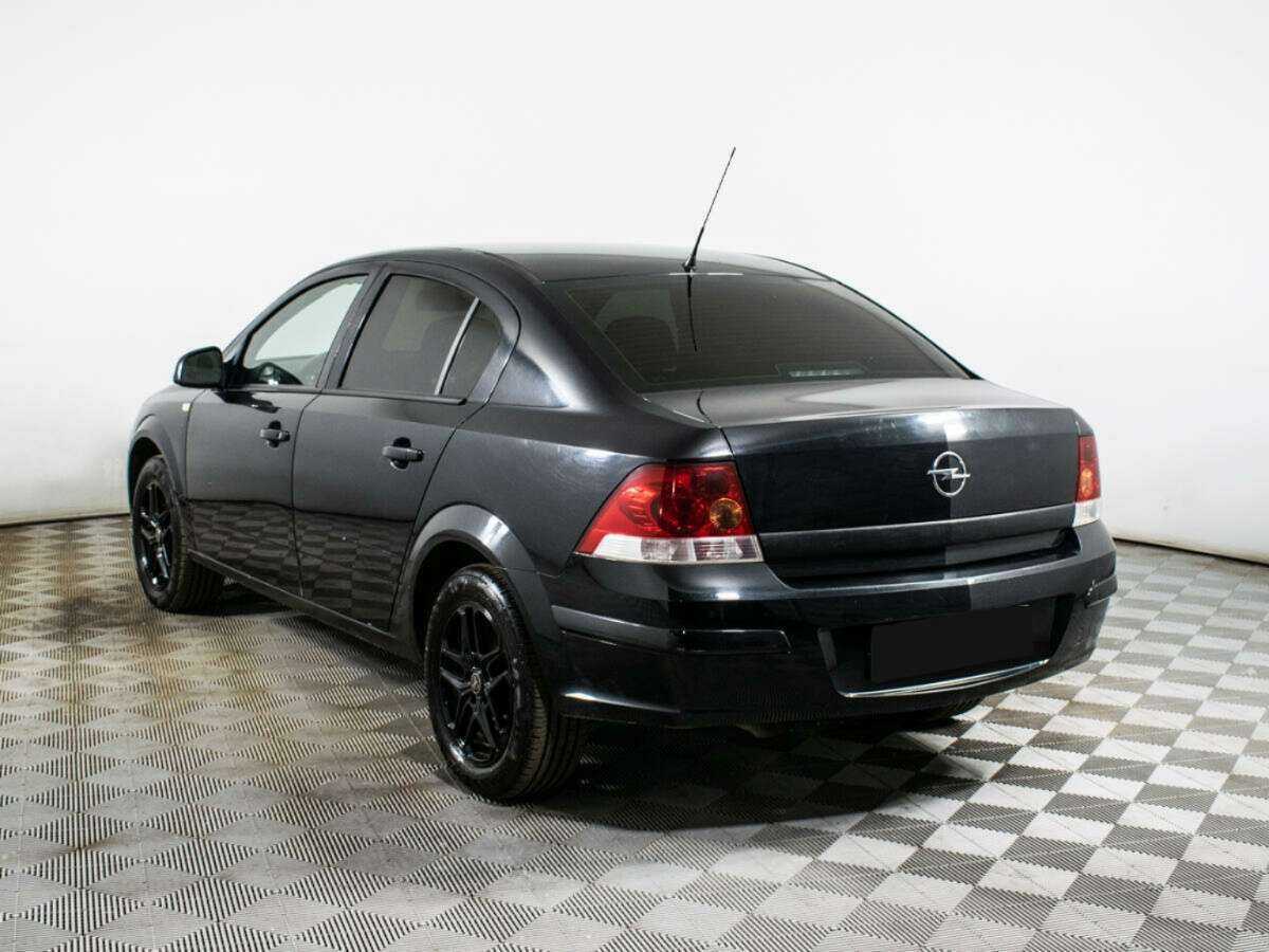 Opel Astra с пробегом — 2014 год. Фото: #5