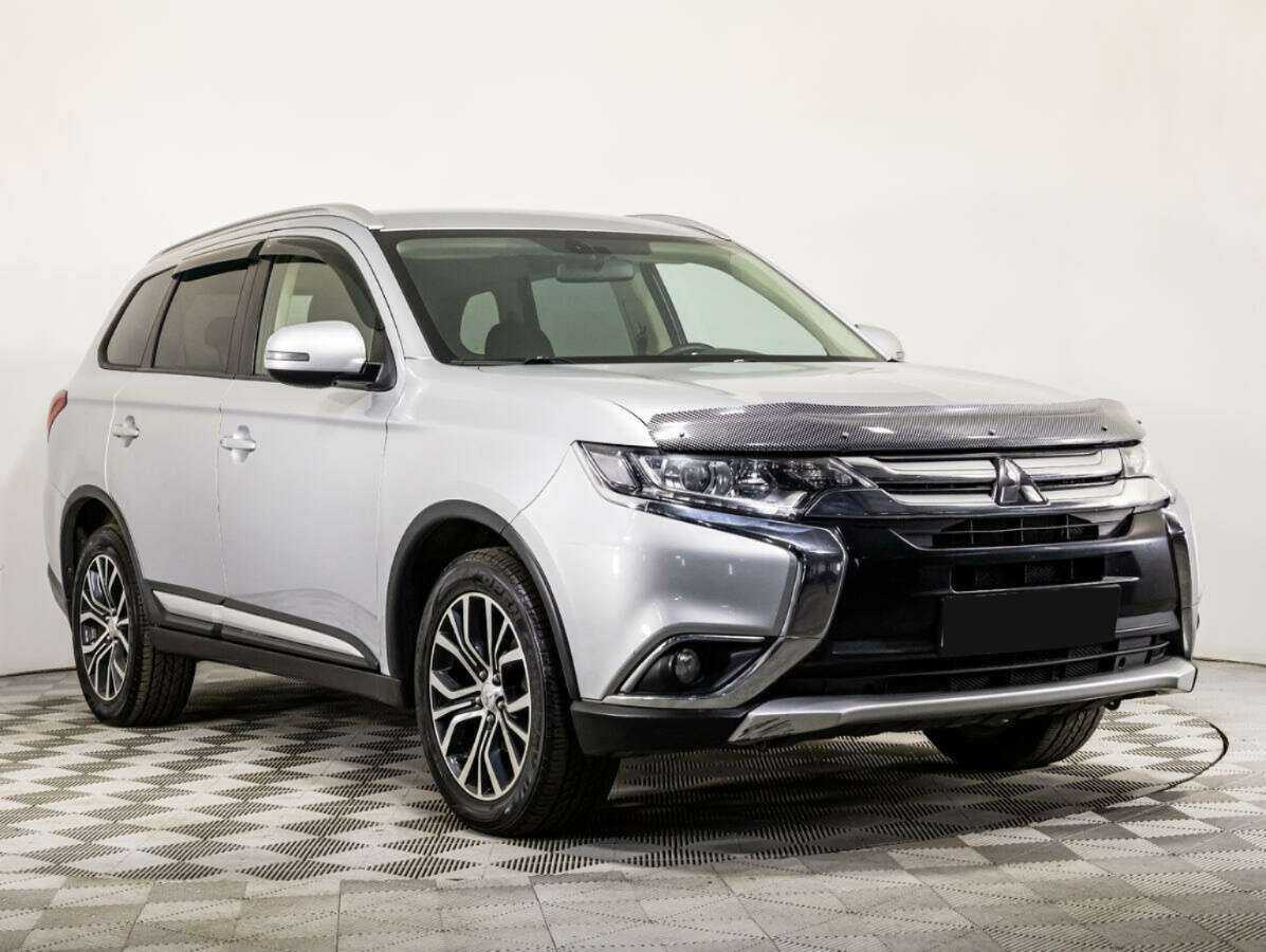 Mitsubishi Outlander с пробегом — 2018 год. Фото: #2