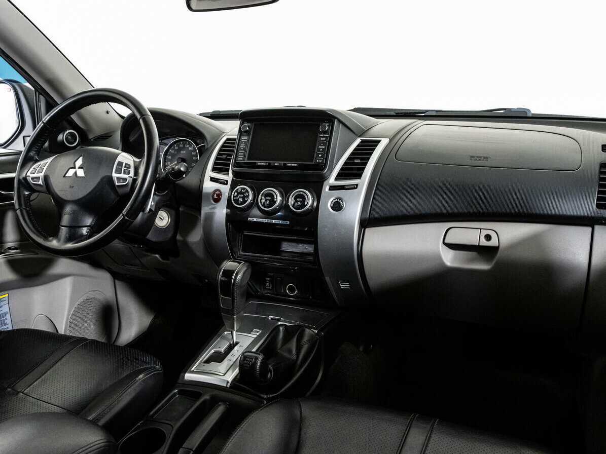Mitsubishi Pajero Sport с пробегом — 2013 год. Фото: #8