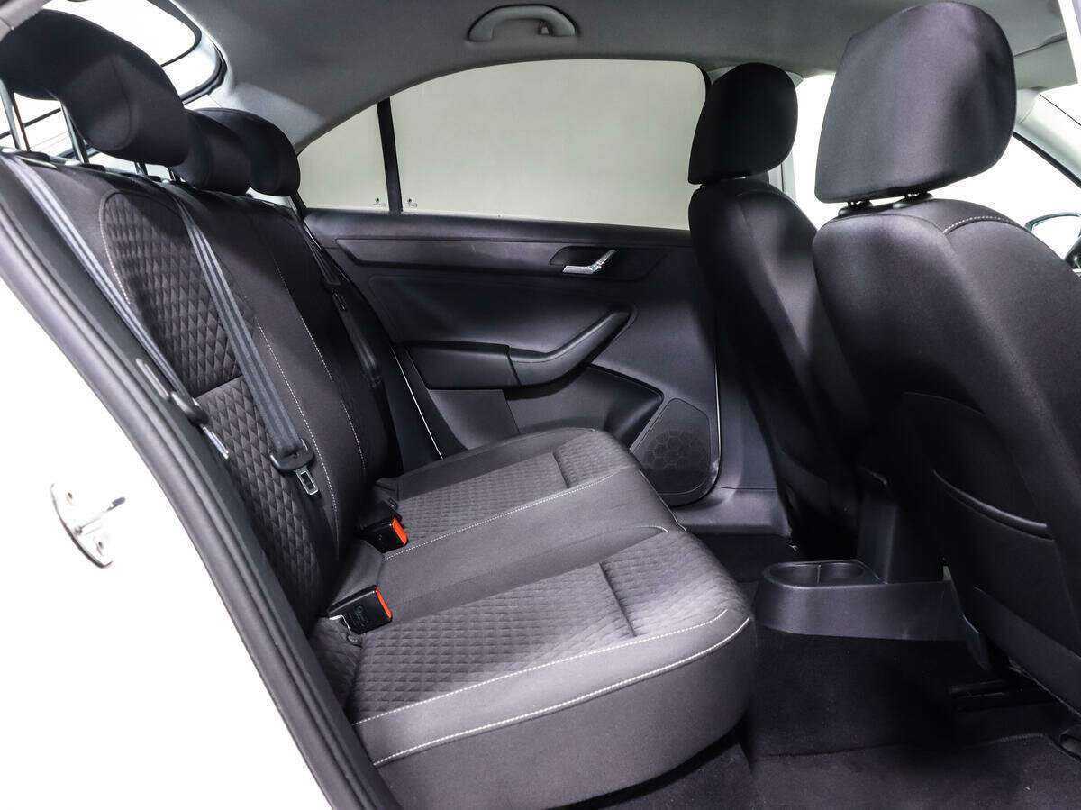 Skoda Rapid с пробегом — 2016 год. Фото: #10