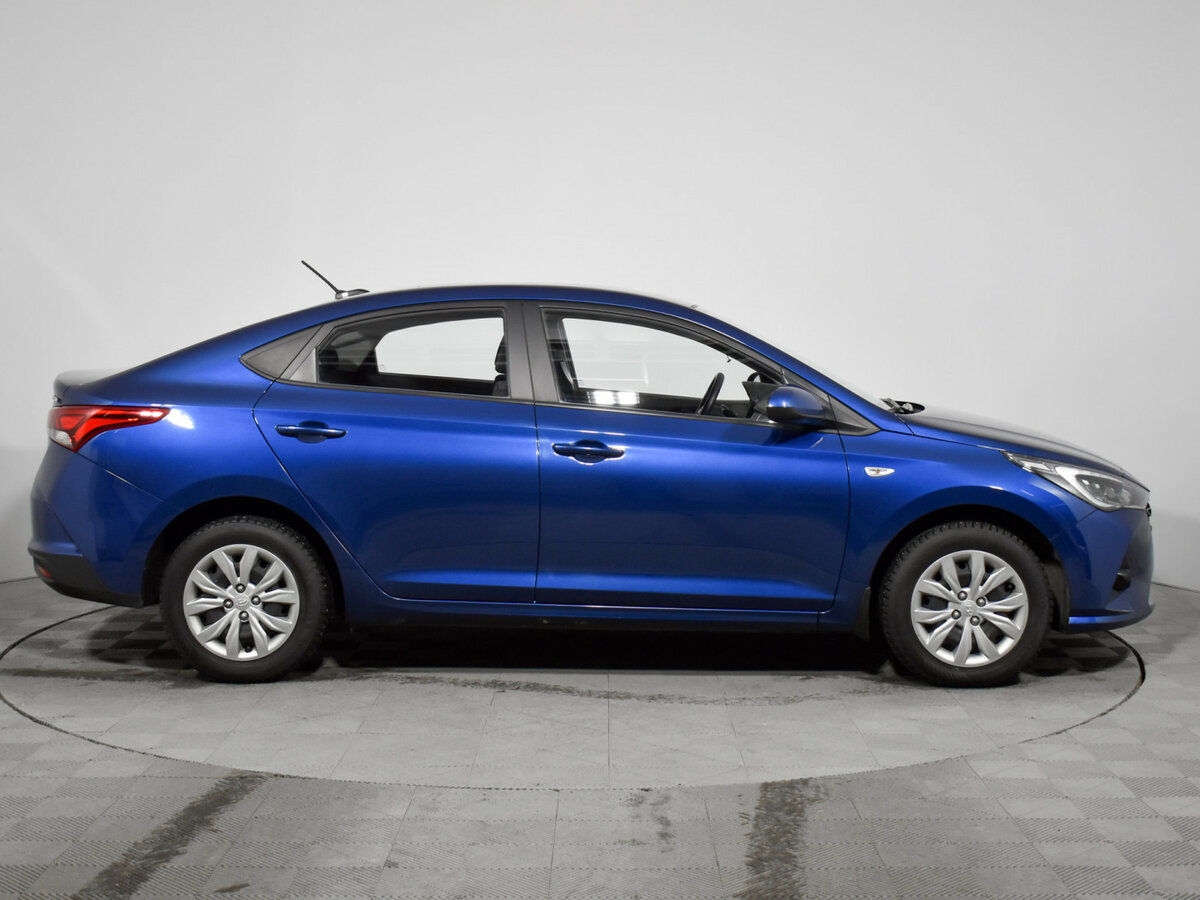 Hyundai Solaris с пробегом — 2022 год. Фото: #3