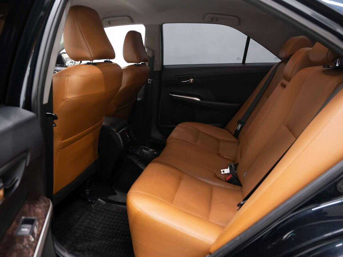 Toyota Camry с пробегом — 2015 год. Фото: #8