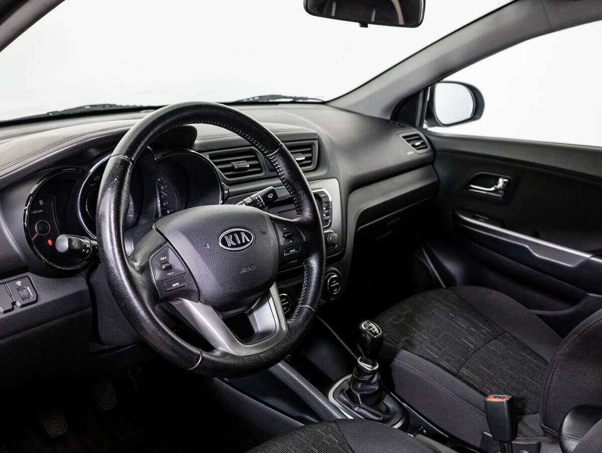 Kia Rio с пробегом — 2012 год. Фото: #10