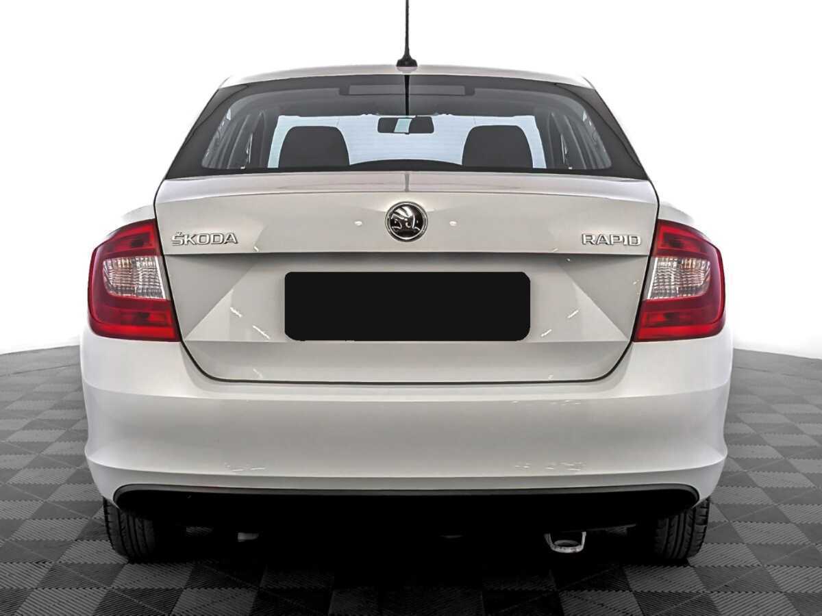 Skoda Rapid с пробегом — 2017 год. Фото: #5