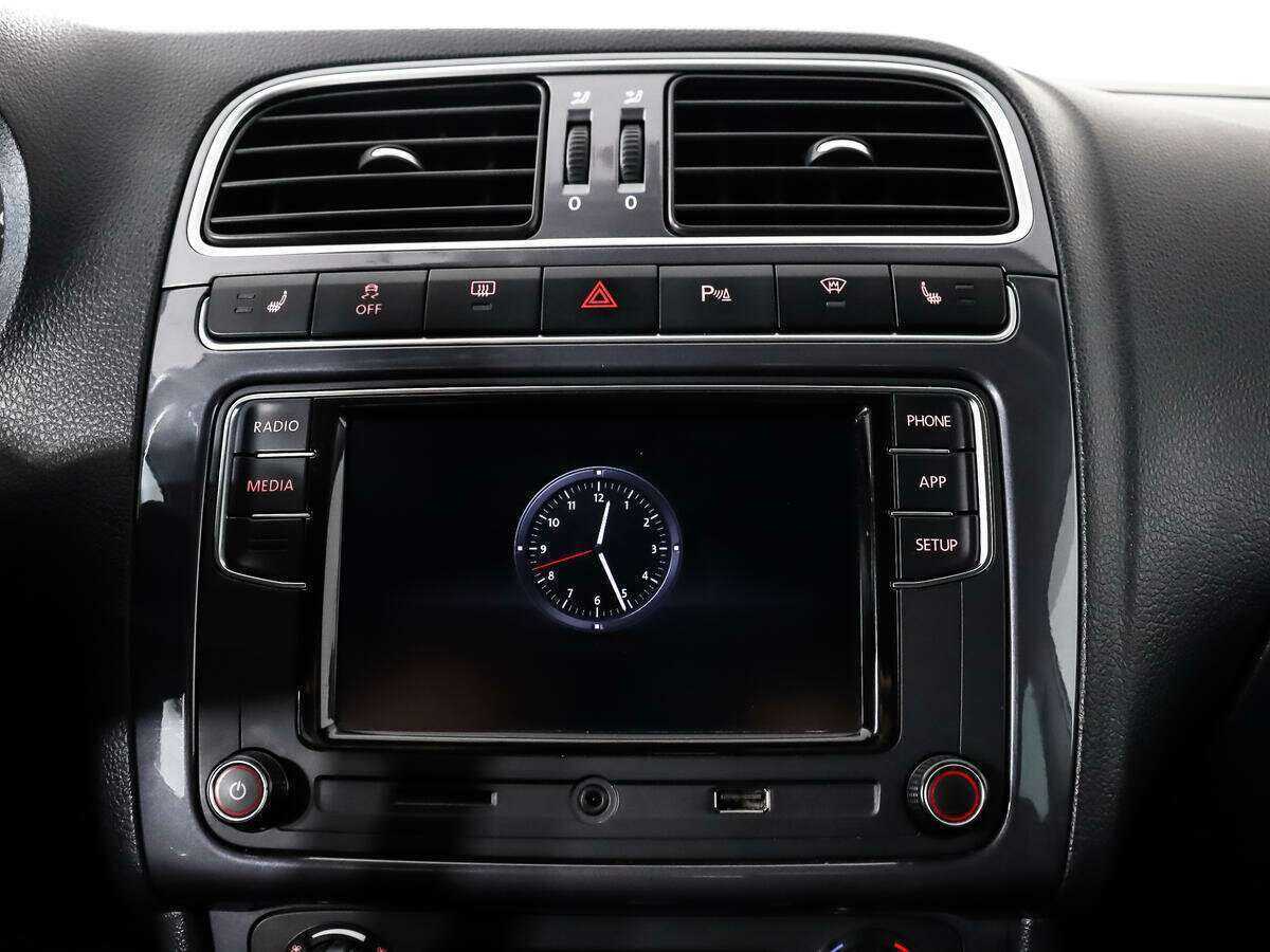 Volkswagen Polo с пробегом — 2018 год. Фото: #12