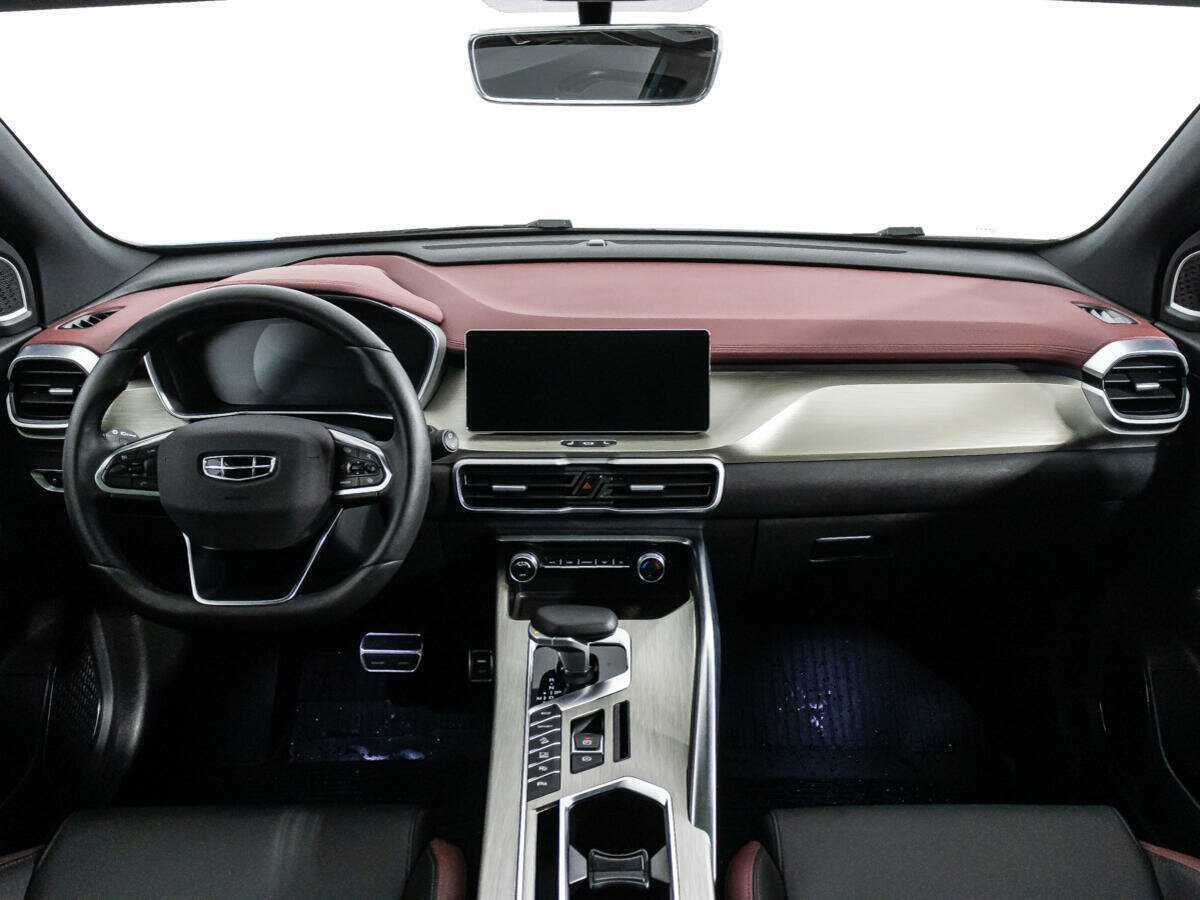 Geely Coolray с пробегом — 2023 год. Фото: #12