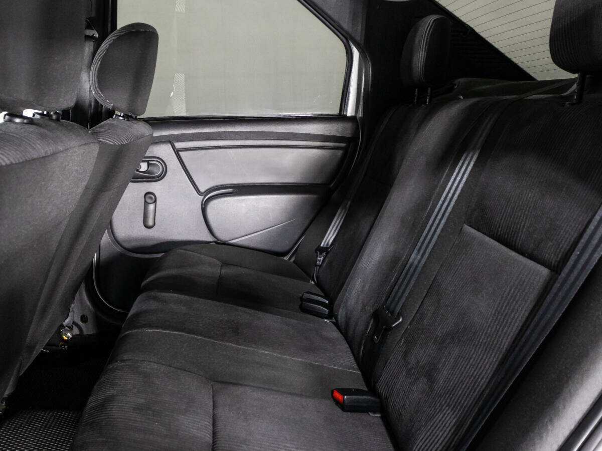 Renault Logan с пробегом — 2014 год. Фото: #9