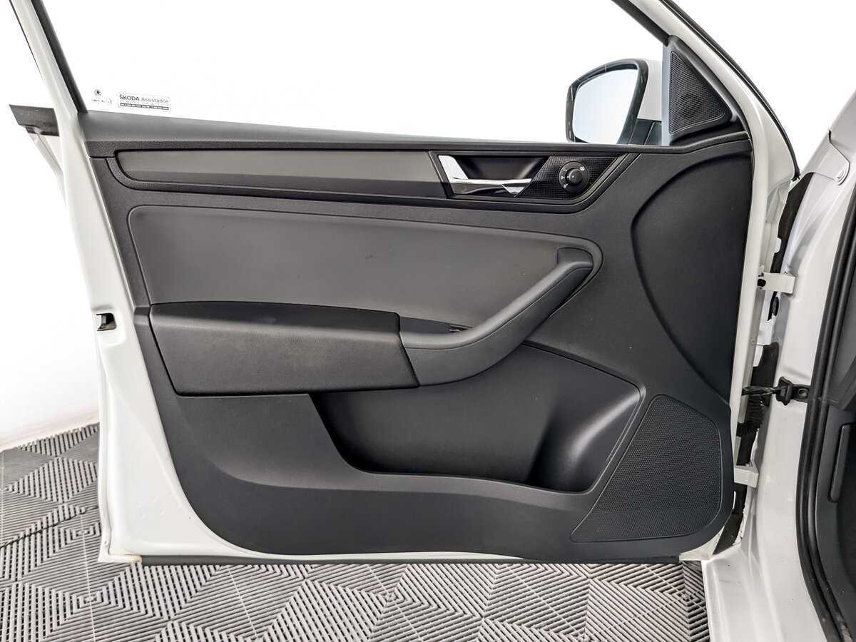 Skoda Rapid с пробегом — 2019 год. Фото: #18