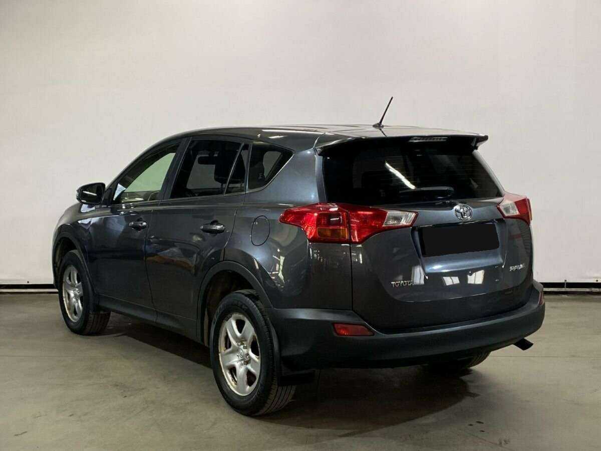 Toyota RAV4 с пробегом — 2014 год. Фото: #6