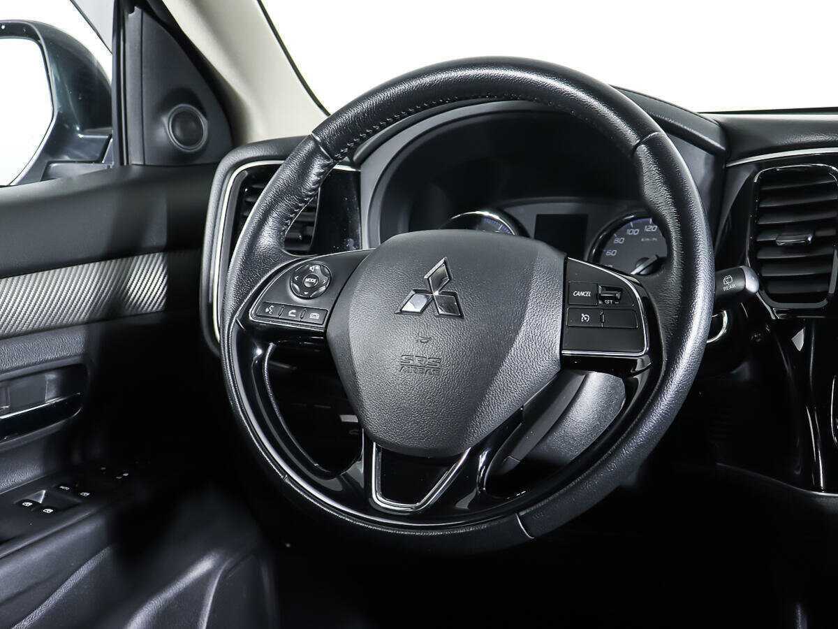Mitsubishi Outlander с пробегом — 2018 год. Фото: #13
