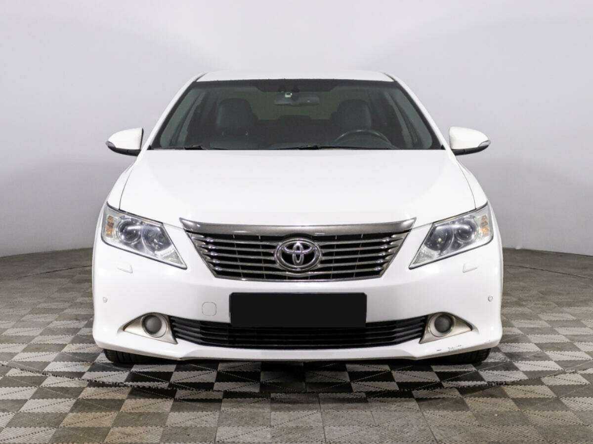 Toyota Camry с пробегом — 2012 год. Фото: #1