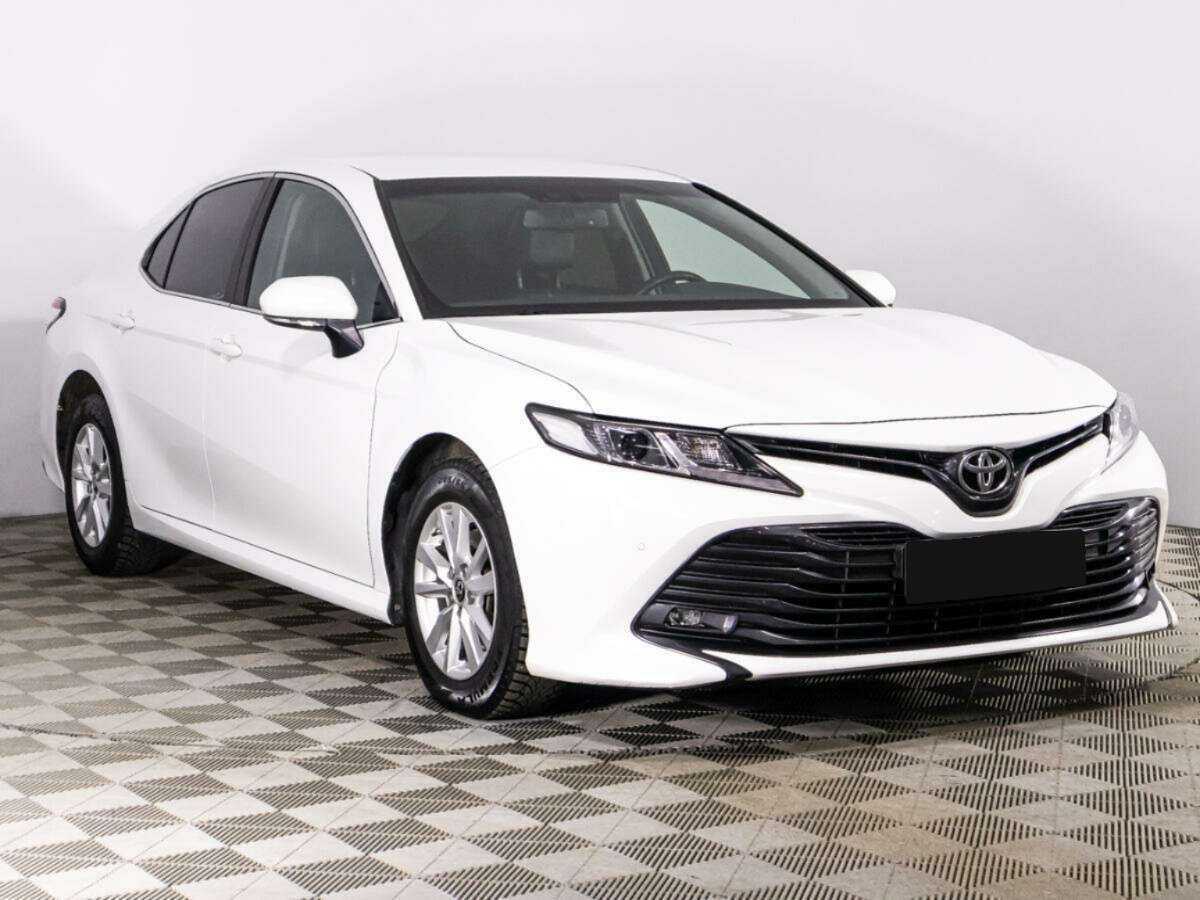 Toyota Camry с пробегом — 2019 год. Фото: #2