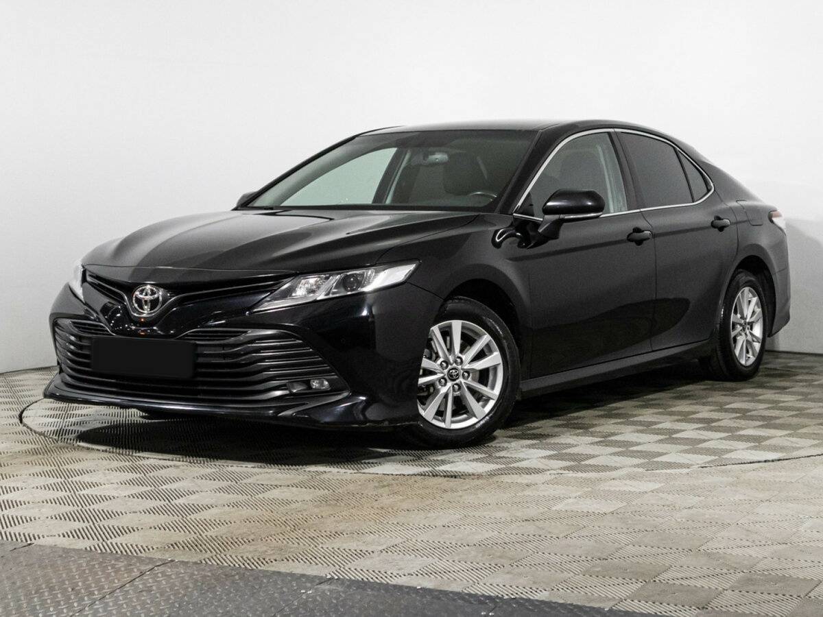 Toyota Camry с пробегом — 2018 год. Посмотреть фото