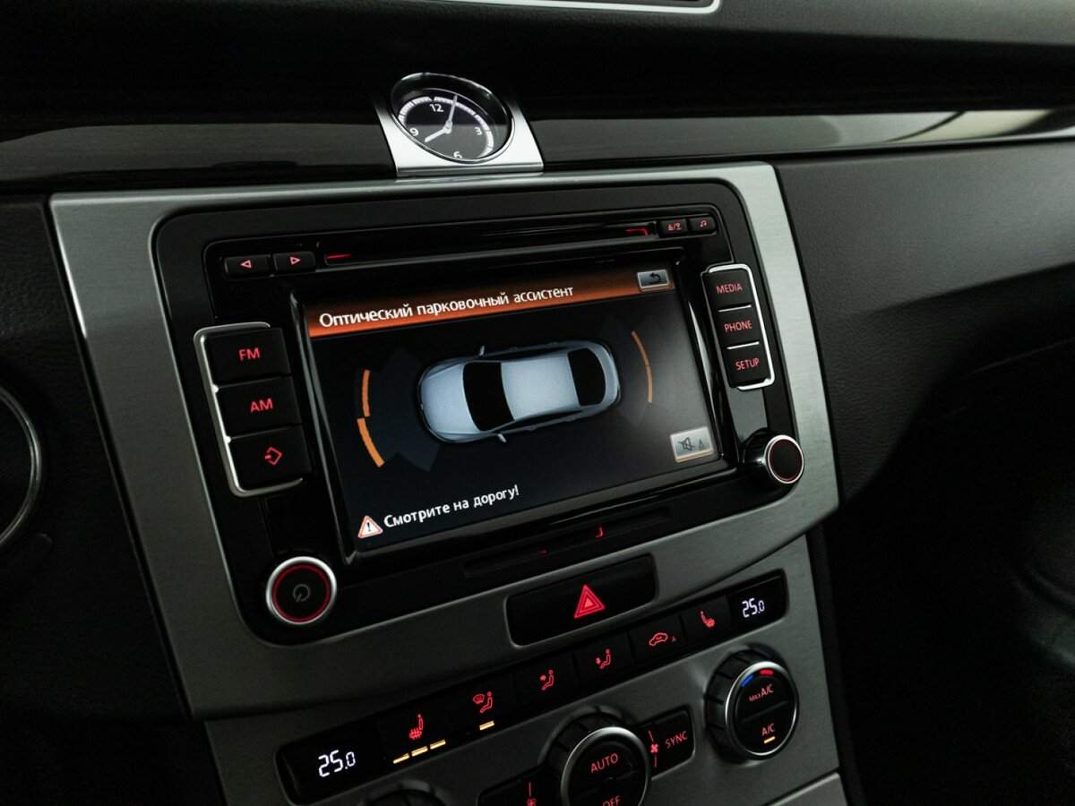 Volkswagen Passat CC с пробегом — 2014 год. Фото: #14