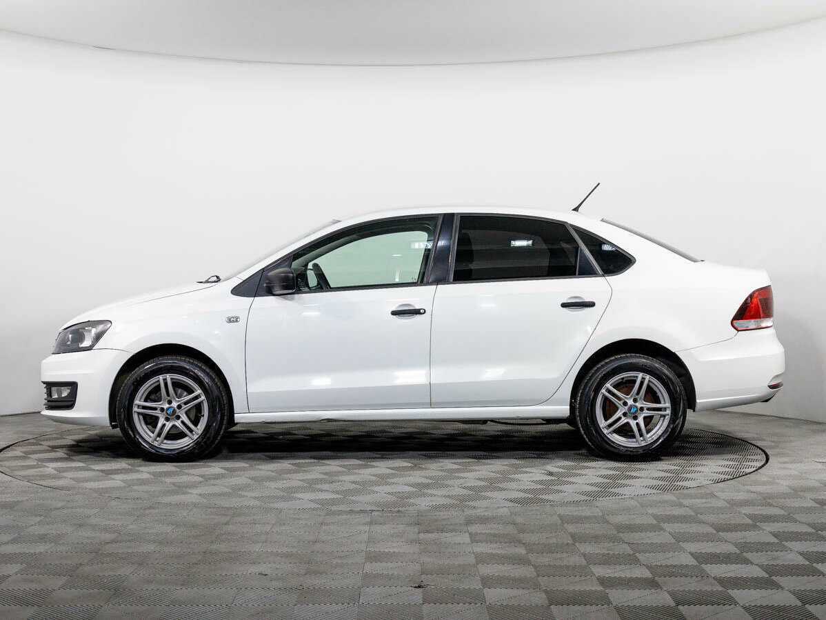 Volkswagen Polo с пробегом — 2015 год. Фото: #6
