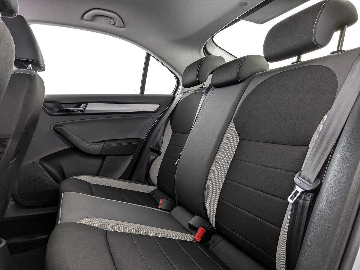 Skoda Rapid с пробегом — 2018 год. Фото: #13