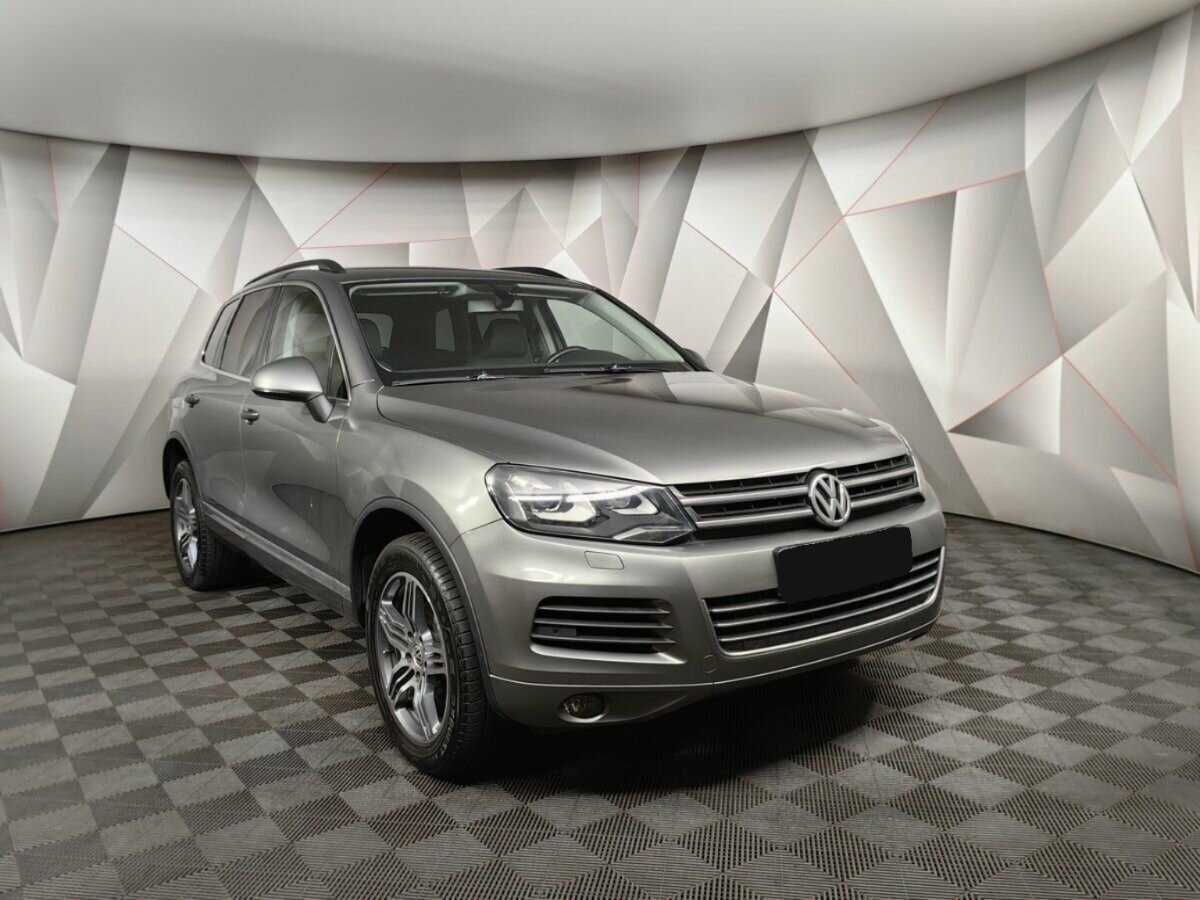 Volkswagen Touareg с пробегом — 2012 год. Фото: #2