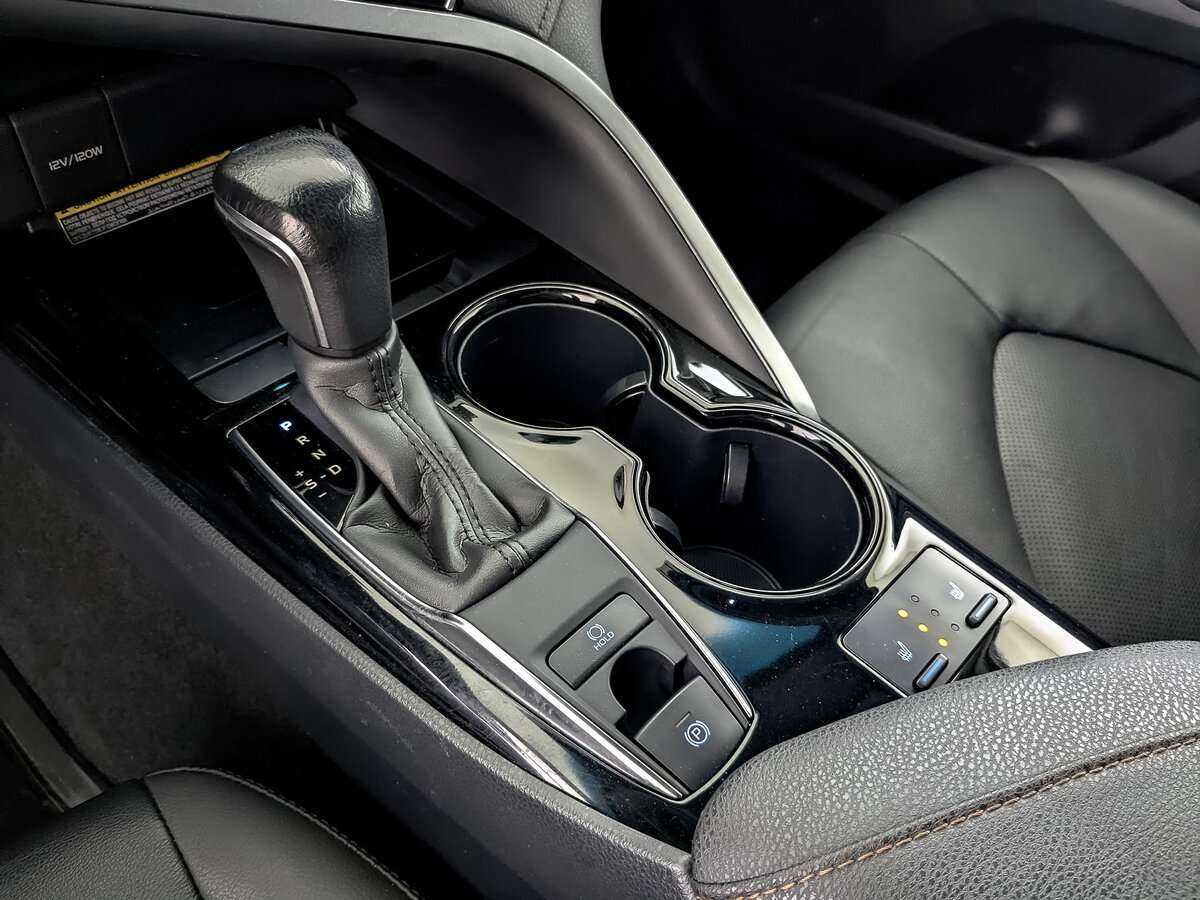 Toyota Camry с пробегом — 2021 год. Фото: #20