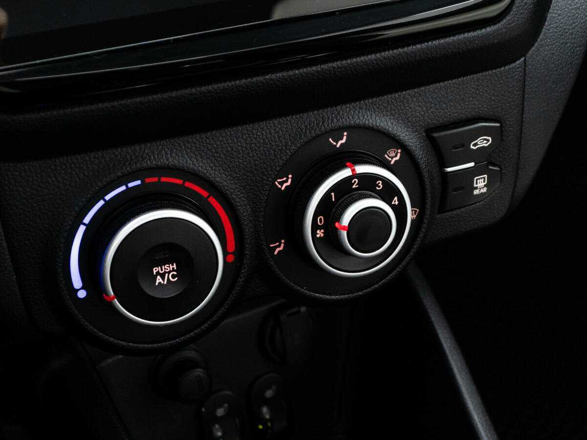 Kia Rio с пробегом — 2012 год. Фото: #14