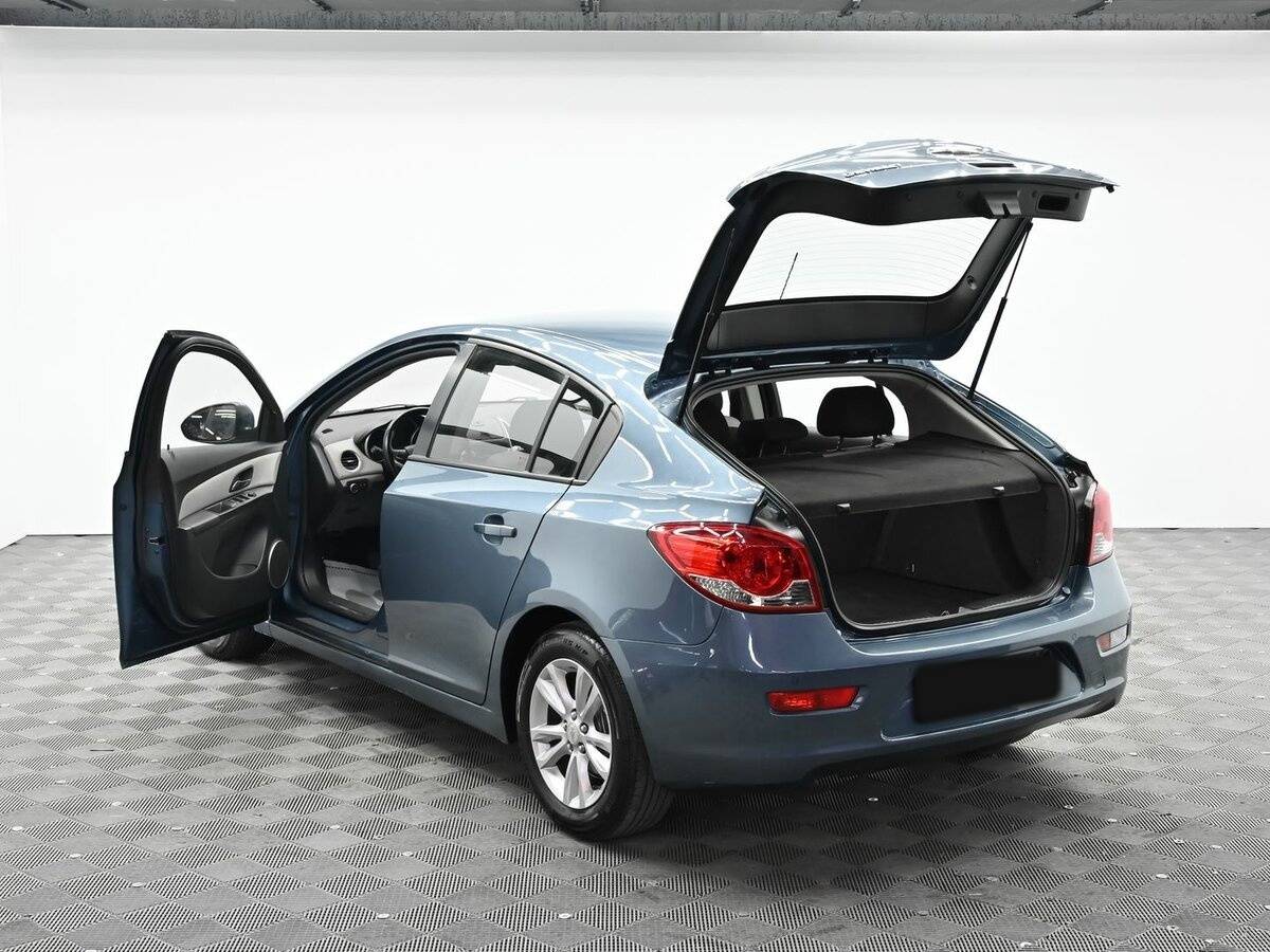 Chevrolet Cruze с пробегом — 2012 год. Фото: #4