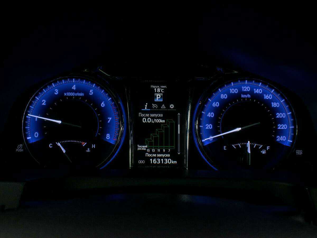 Toyota Camry с пробегом — 2017 год. Фото: #13