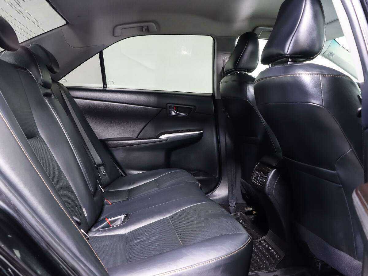 Toyota Camry с пробегом — 2017 год. Фото: #15