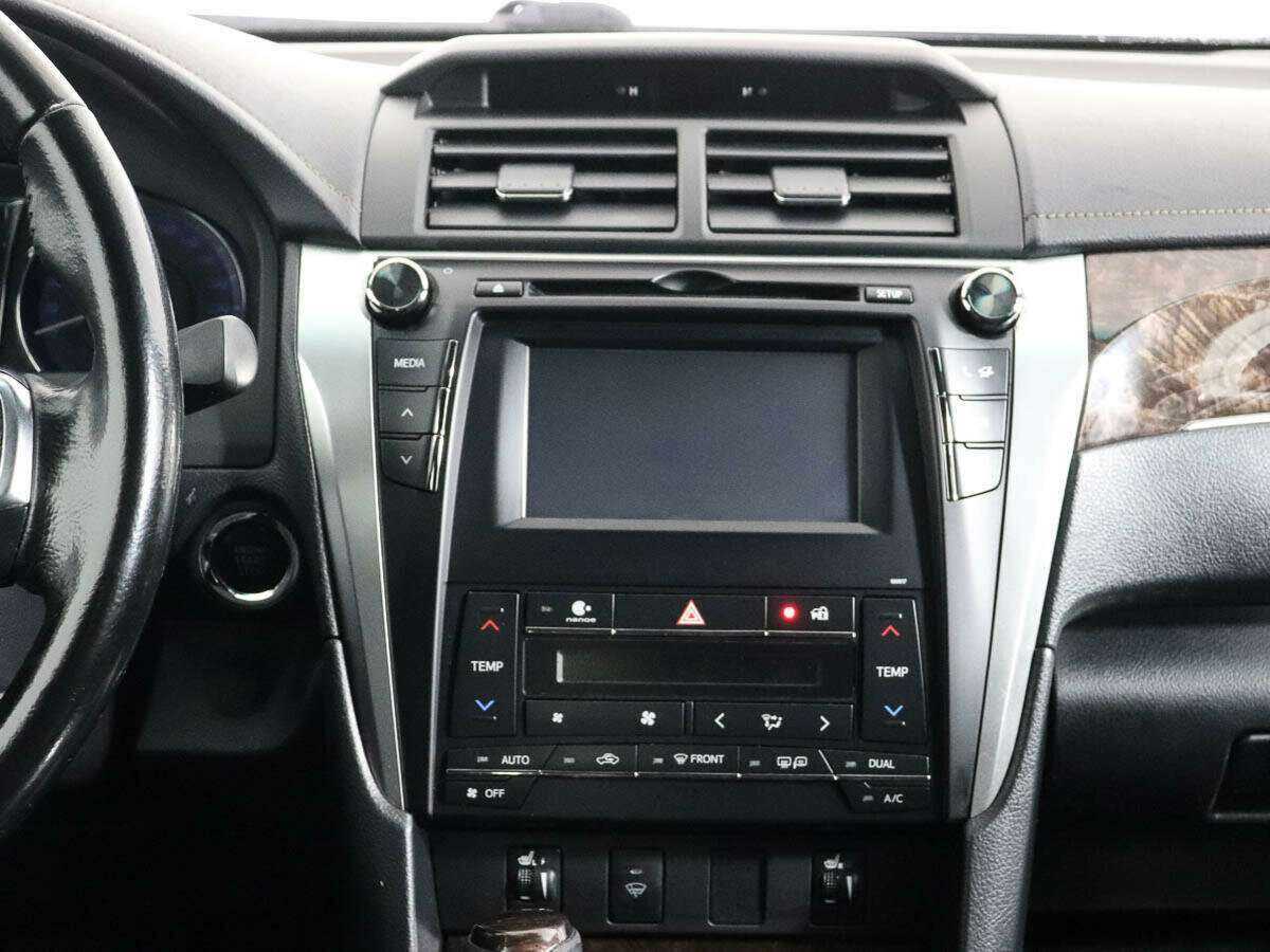 Toyota Camry с пробегом — 2018 год. Фото: #11