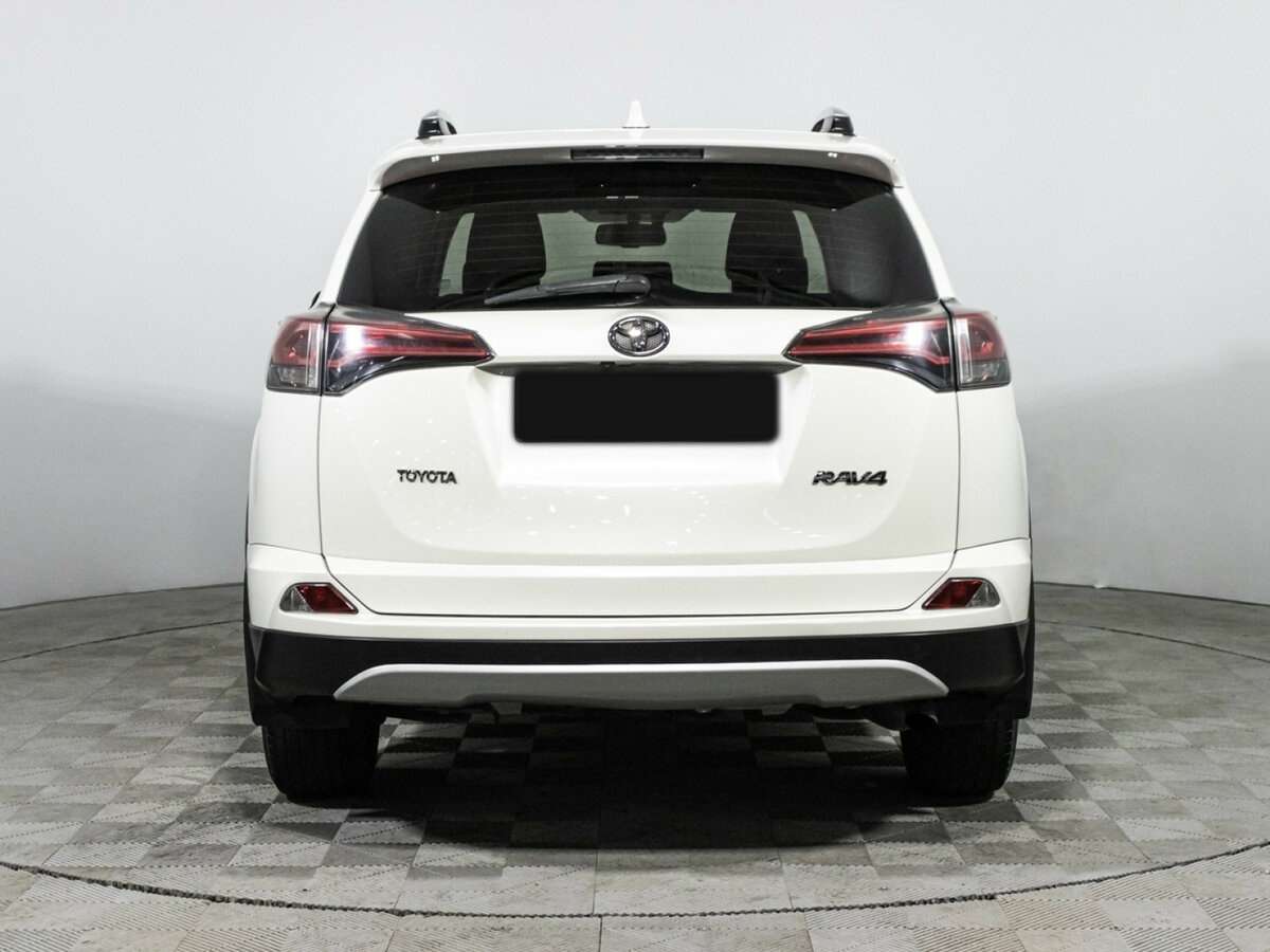 Toyota RAV4 с пробегом — 2017 год. Фото: #5