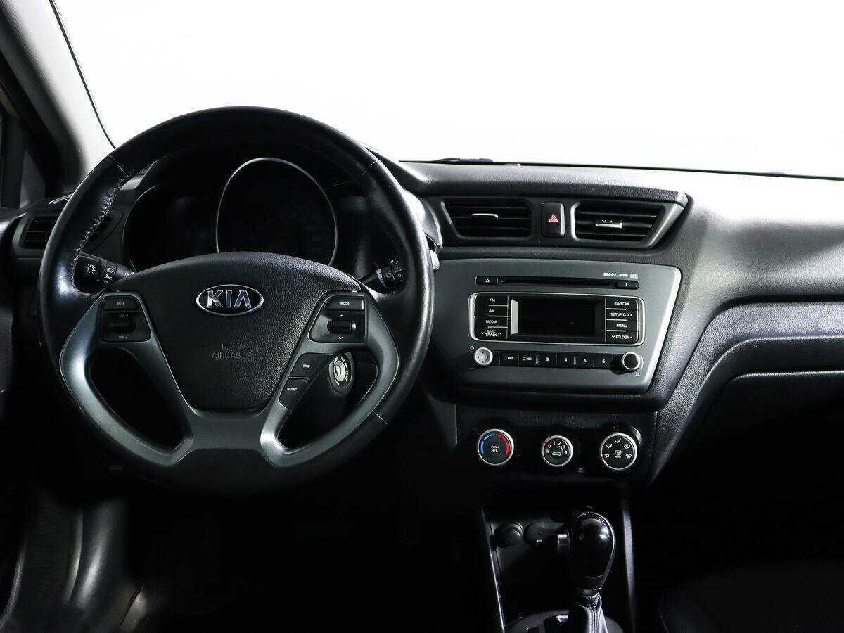 Kia Rio с пробегом — 2015 год. Фото: #11