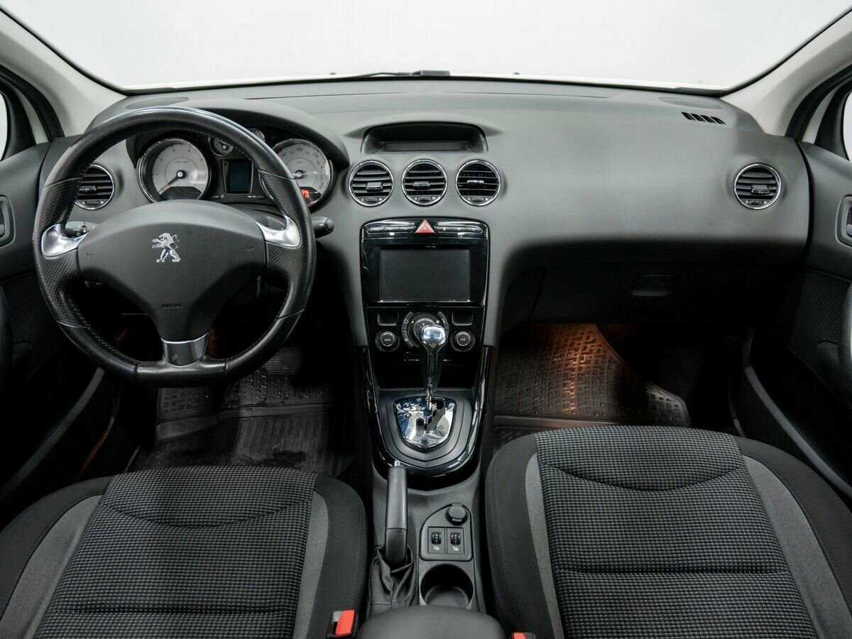 Peugeot 408 с пробегом — 2017 год. Фото: #9
