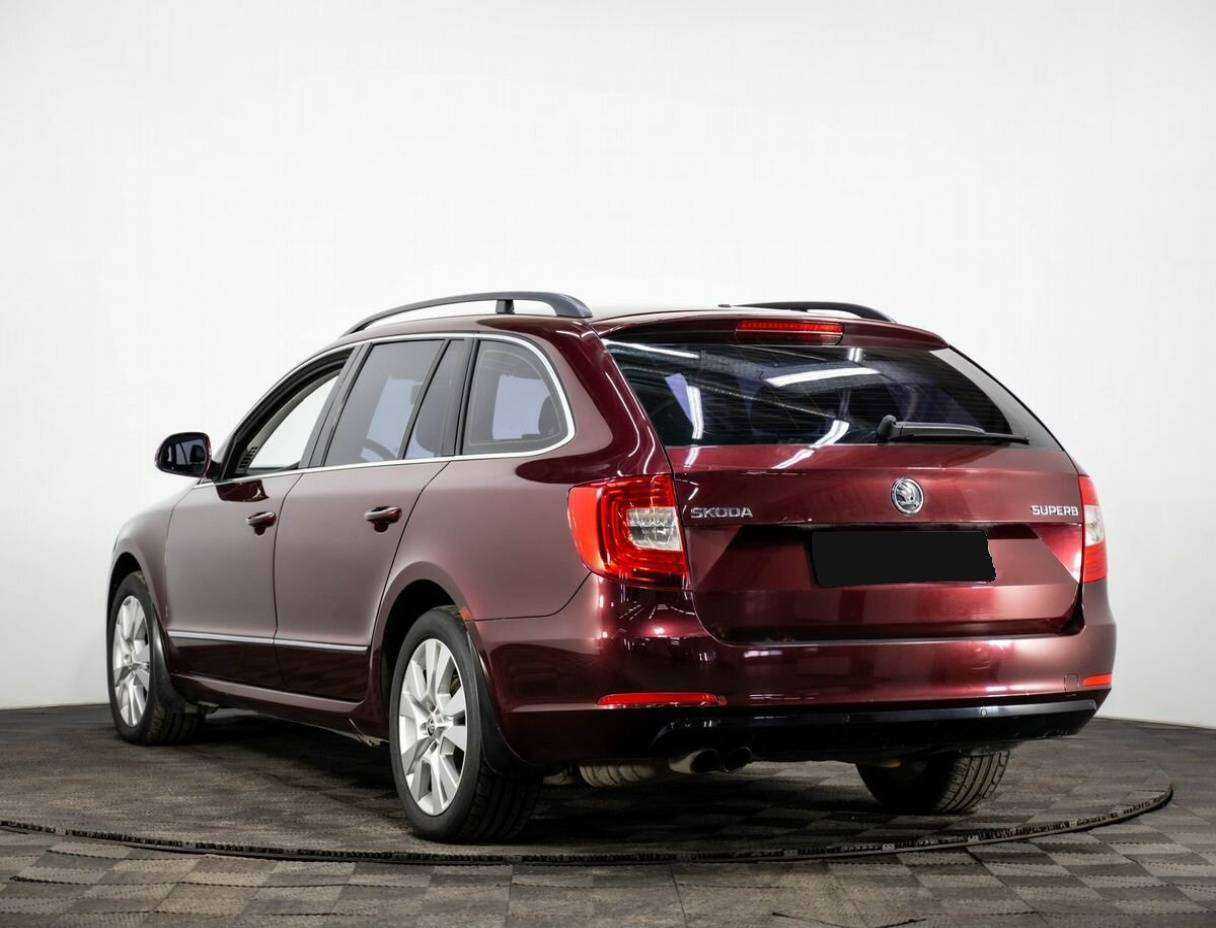 Skoda Superb с пробегом — 2014 год. Фото: #3