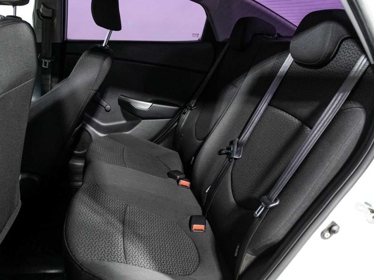 Kia Rio с пробегом — 2012 год. Фото: #9