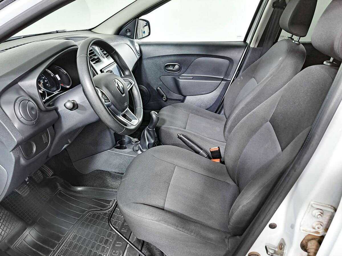 Renault Sandero с пробегом — 2018 год. Фото: #11