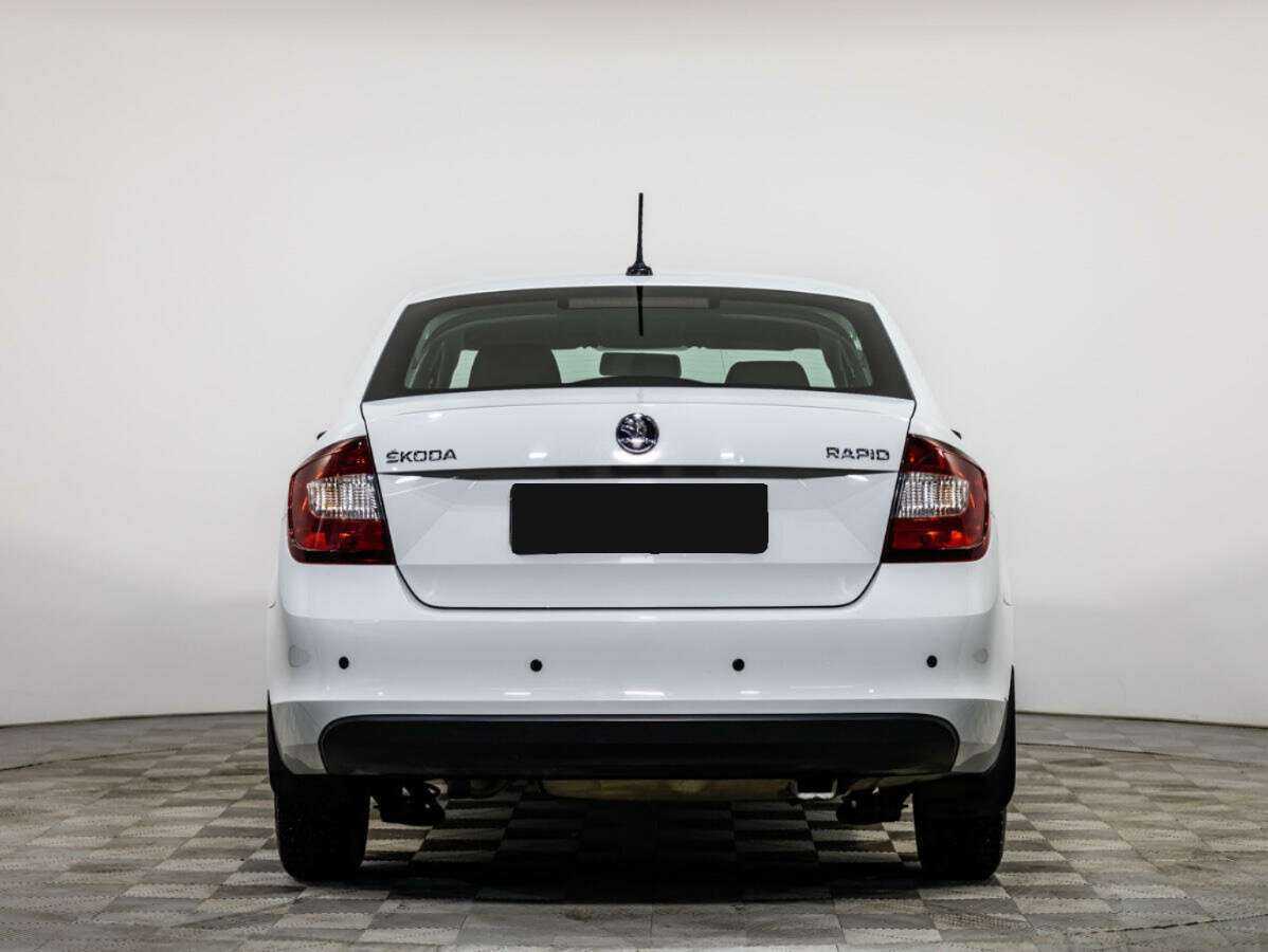 Skoda Rapid с пробегом — 2017 год. Фото: #4