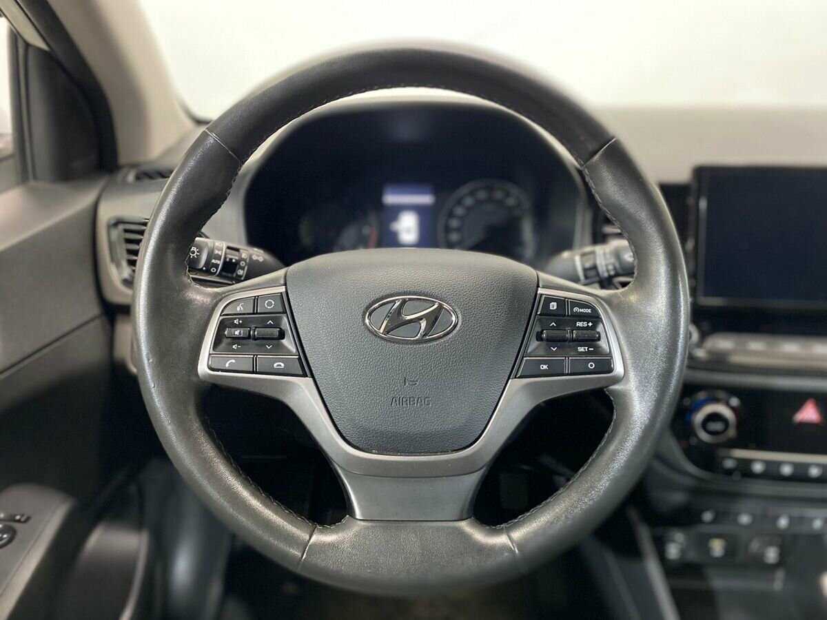 Hyundai Solaris с пробегом — 2020 год. Фото: #11